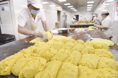 鎮江“老味道”月餅生產忙