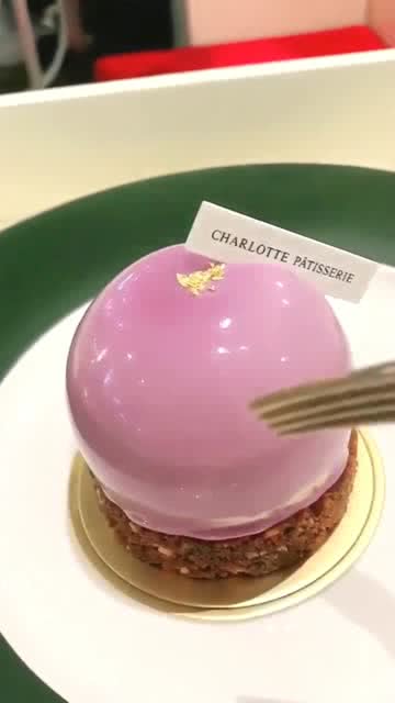 這糕點真是有魔力的呀,單單看著就能美上一整天